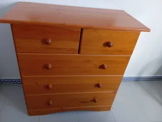 Cabecero de cama de madera, mesitas noche y cómoda
