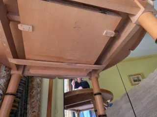 REGALO Mesa redonda y 4 sillas