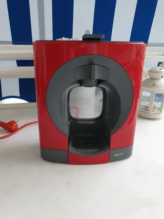 Cafetera Dolce Gusto Roja