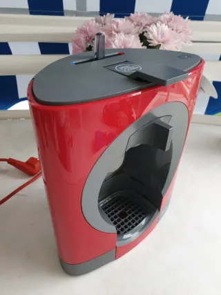 Cafetera Dolce Gusto Roja