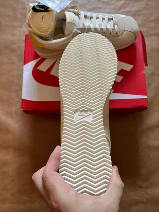 Zapatillas Nike Cortez Blancas y Amarillas