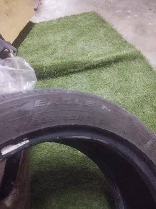 Neumático 205/50 R17