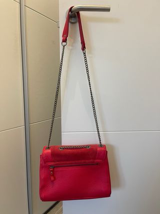 Bolso rojo de piel