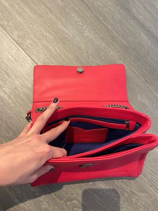 Bolso rojo de piel