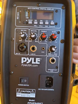 Altavoces Pyle Negros