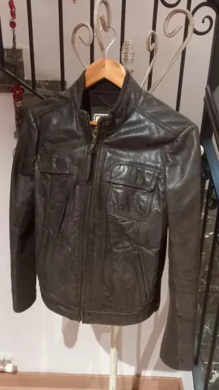 Cazadora de Piel de Mango.