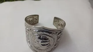 Bracciale rigido regolabile color argento