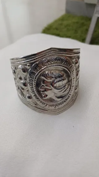 Bracciale rigido regolabile color argento