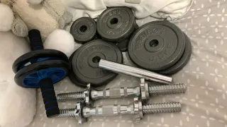 Juego de pesas y rueda abdominal