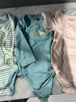 Lote 5 bodys bebé 6 meses