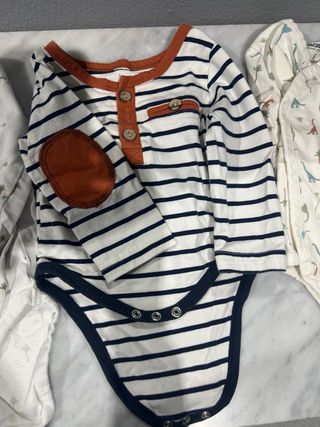 Lote 5 bodys bebé 6 meses
