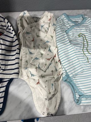 Lote 5 bodys bebé 6 meses