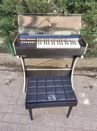 Teclado Eléctrico Vintage