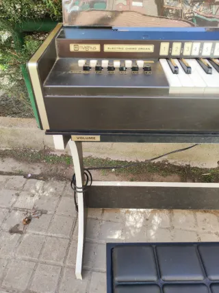 Teclado Eléctrico Vintage