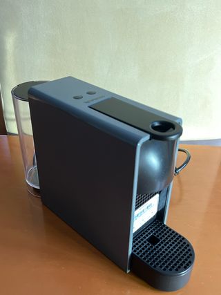 Cafetera Nespresso Essenza Mini Gris