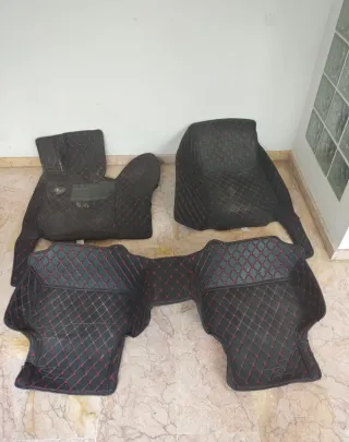 Alfombrillas coche negras con costuras rojas VER!