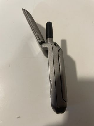 Motorola V Telemóvel com Carregador