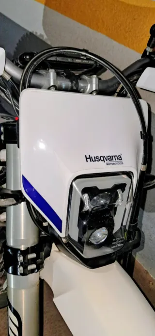 Husqvarna 701 Enduro posible CAMBIO