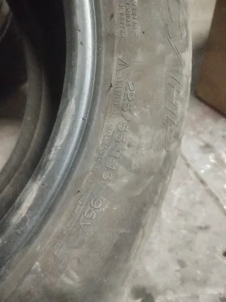 Neumático 225/55 R16