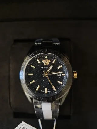 Reloj Versace. Se puede ver y probar.