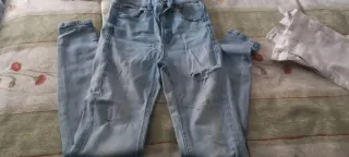 Pack 3 Pantalones Niña Talla 32. Distintas marcas.