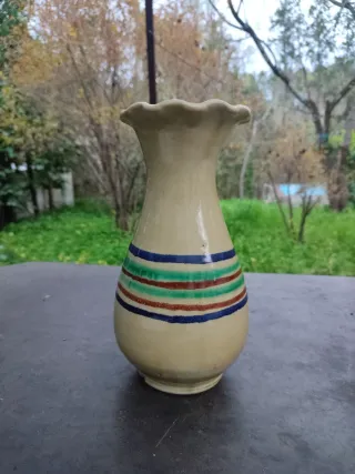 Jarrón de cerámica decorativo multicolor