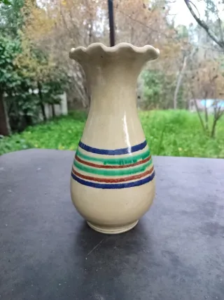 Jarrón de cerámica decorativo multicolor