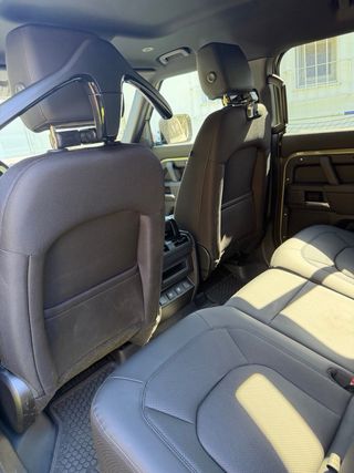 Land Rover Defender 2025