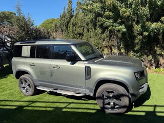 Land Rover Defender 2025
