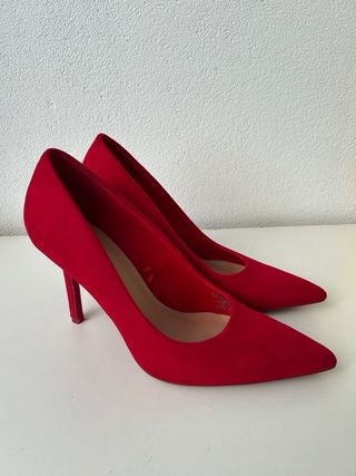 Zapatos de tacón rojos de ante número 39