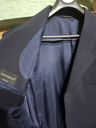 Abito elegante uomo blu