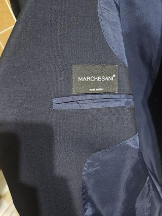 Abito elegante uomo blu