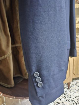 Abito elegante uomo blu