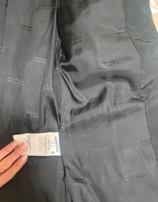 Abrigo Morgan negro con pelo desmontable en cuello