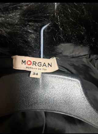 Abrigo Morgan negro con pelo desmontable en cuello