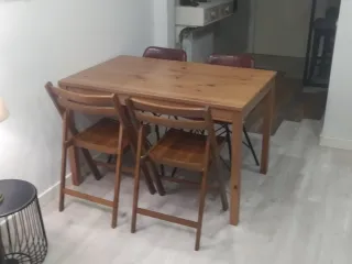 Mesa de comedor Ikea de pino
