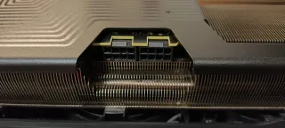 XFX Swift RX 9070 GARANTIA HASTA 2028