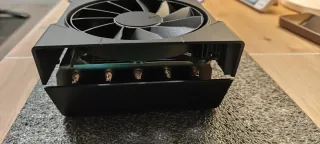 XFX Swift RX 9070 GARANTIA HASTA 2028