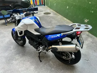 BMW F800 R Azul y Blanca