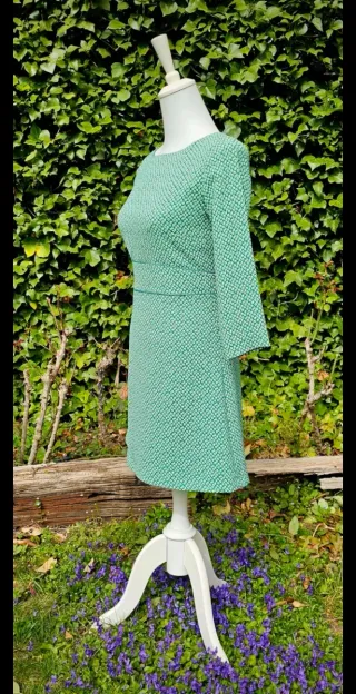 Precioso vestido verde corto fluído de Zara