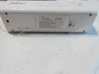 Radio Reloj Linterna Eclipse Blanca