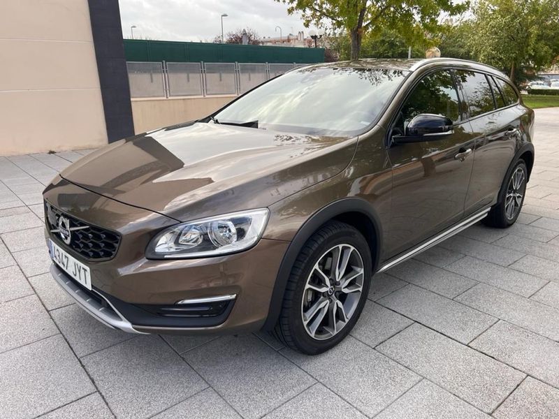 Volvo V60 Cross Country 2.0 190 CV Diésel – 2017 - foto 1