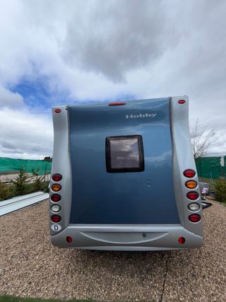 Autocaravana Ford Transit Hobby 550AK 4 plazas – l
