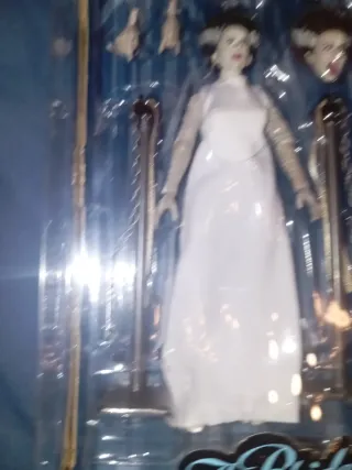Figura Universal Monsters La Novia de Frankenstein