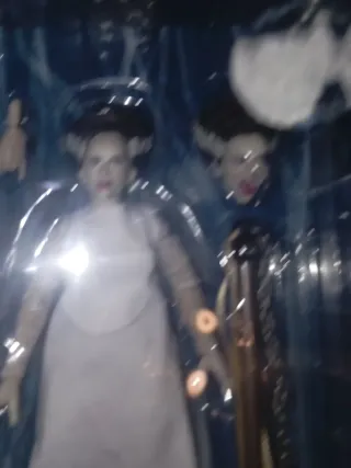 Figura Universal Monsters La Novia de Frankenstein