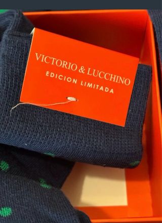 2 Pares Calcetines Victorio & Lucchino.