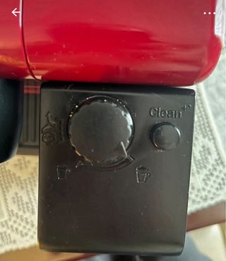 Cafetera Nespresso DeLonghi Roja