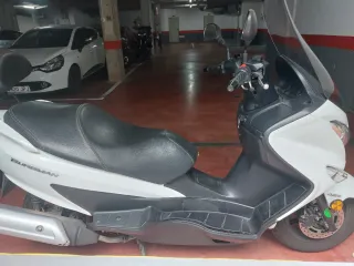 Suzuki Burgman 125 Scooter