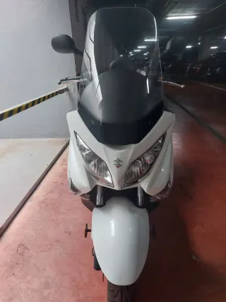 Suzuki Burgman 125 Scooter