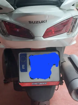 Suzuki Burgman 125 Scooter